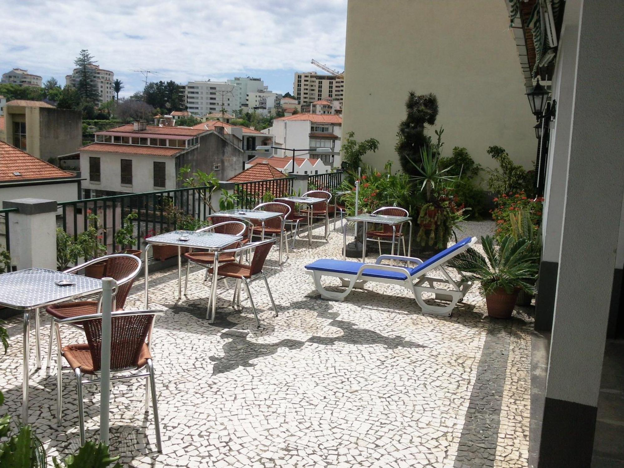 Pensao Residencial Vila Teresinha Funchal  Bagian luar foto